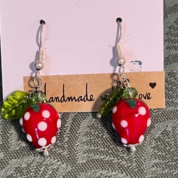 Lampwork glass strawberry beads handmade earrings - Picture 3 of 8